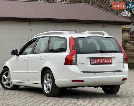 Белый Вольво В50, объемом двигателя 1.6 л и пробегом 209 тыс. км за 8150 $, фото 10 на Automoto.ua