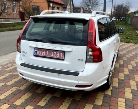 Белый Вольво В50, объемом двигателя 2 л и пробегом 296 тыс. км за 10900 $, фото 5 на Automoto.ua