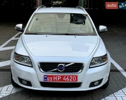 Білий Вольво V50, об'ємом двигуна 1.6 л та пробігом 225 тис. км за 8750 $, фото 8 на Automoto.ua