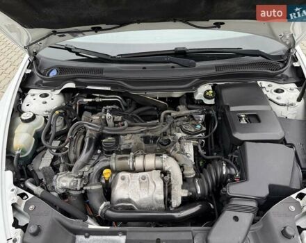 Белый Вольво В50, объемом двигателя 1.6 л и пробегом 209 тыс. км за 8150 $, фото 48 на Automoto.ua