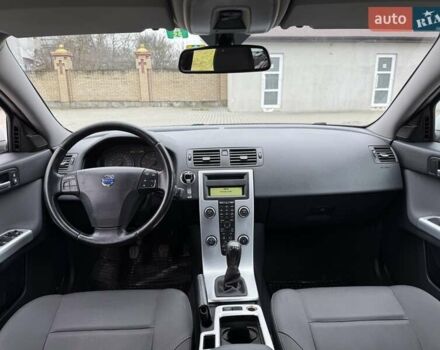 Белый Вольво В50, объемом двигателя 1.6 л и пробегом 209 тыс. км за 8150 $, фото 32 на Automoto.ua