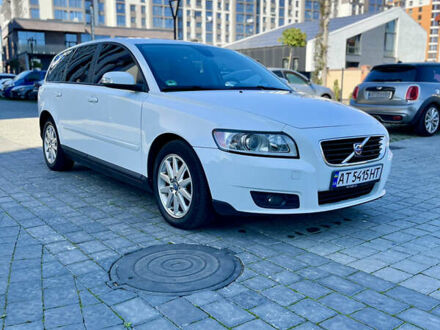 Білий Вольво V50, об'ємом двигуна 1.56 л та пробігом 230 тис. км за 6799 $, фото 1 на Automoto.ua