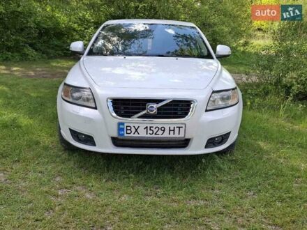 Вольво В50 2009 в Ровно на Automoto.ua Белый Вольво В50, объемом двигателя 1.56 л и пробегом 228 тыс. км за 6299 $, фото 1 на Automoto.ua