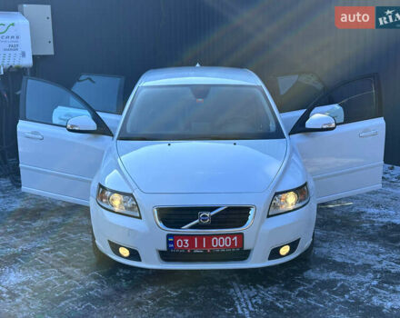 Білий Вольво V50, об'ємом двигуна 1.6 л та пробігом 199 тис. км за 8599 $, фото 1 на Automoto.ua