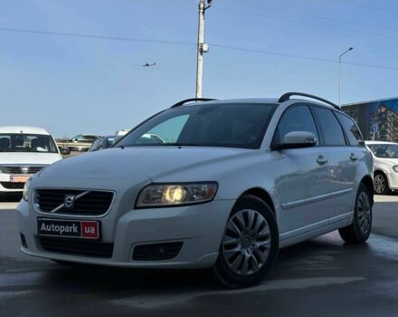 Белый Вольво В50, объемом двигателя 2 л и пробегом 231 тыс. км за 6990 $, фото 1 на Automoto.ua