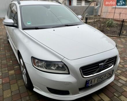 Білий Вольво V50, об'ємом двигуна 2 л та пробігом 198 тис. км за 7000 $, фото 1 на Automoto.ua