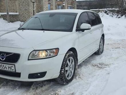 Білий Вольво V50, об'ємом двигуна 1.56 л та пробігом 290 тис. км за 6800 $, фото 1 на Automoto.ua