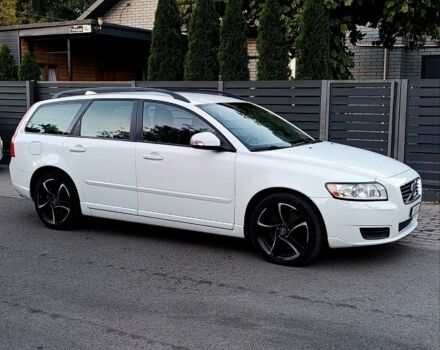 Білий Вольво V50, об'ємом двигуна 2 л та пробігом 271 тис. км за 8700 $, фото 1 на Automoto.ua