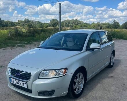 Білий Вольво V50, об'ємом двигуна 1.6 л та пробігом 293 тис. км за 7100 $, фото 1 на Automoto.ua