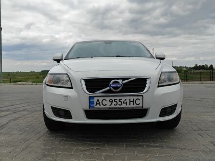 Вольво V50 2010 у Горохів на Automoto.ua Білий Вольво V50, об'ємом двигуна 1.6 л та пробігом 300 тис. км за 7500 $, фото 1 на Automoto.ua