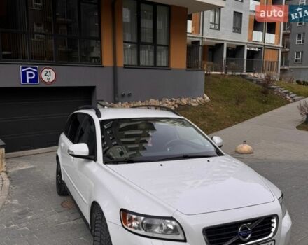 Білий Вольво V50, об'ємом двигуна 1.6 л та пробігом 282 тис. км за 6999 $, фото 1 на Automoto.ua