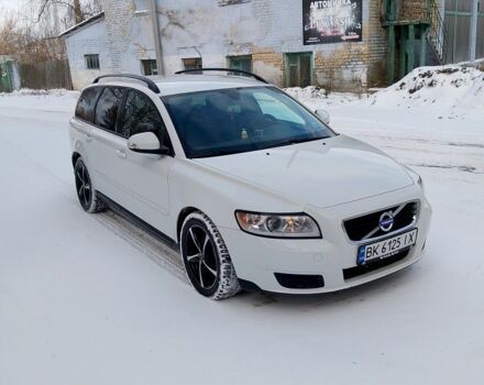 Білий Вольво V50, об'ємом двигуна 1.6 л та пробігом 280 тис. км за 7900 $, фото 1 на Automoto.ua