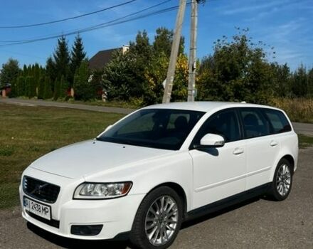 Белый Вольво В50, объемом двигателя 2 л и пробегом 285 тыс. км за 7000 $, фото 1 на Automoto.ua