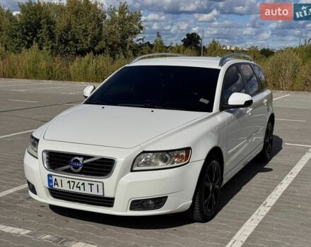 Білий Вольво V50, об'ємом двигуна 1.56 л та пробігом 252 тис. км за 7600 $, фото 1 на Automoto.ua