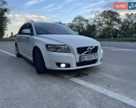 Білий Вольво V50, об'ємом двигуна 1.6 л та пробігом 227 тис. км за 7500 $, фото 1 на Automoto.ua