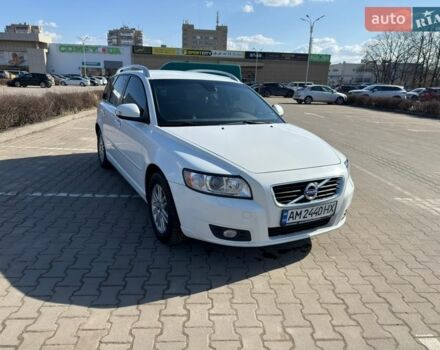 Білий Вольво V50, об'ємом двигуна 1.56 л та пробігом 218 тис. км за 8200 $, фото 1 на Automoto.ua