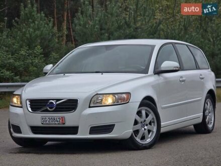 Білий Вольво V50, об'ємом двигуна 1.6 л та пробігом 224 тис. км за 7999 $, фото 1 на Automoto.ua