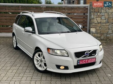 Білий Вольво V50, об'ємом двигуна 1.6 л та пробігом 179 тис. км за 8250 $, фото 1 на Automoto.ua