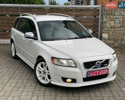 Білий Вольво V50, об'ємом двигуна 1.6 л та пробігом 179 тис. км за 8250 $, фото 1 на Automoto.ua
