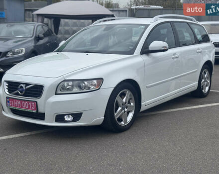 Білий Вольво V50, об'ємом двигуна 2 л та пробігом 213 тис. км за 11300 $, фото 1 на Automoto.ua