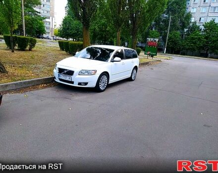 Білий Вольво V50, об'ємом двигуна 1.6 л та пробігом 328 тис. км за 7800 $, фото 1 на Automoto.ua