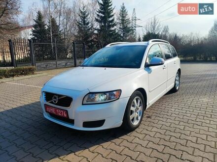 Вольво V50 2012 у Миргороде на Automoto.ua Білий Вольво V50, об'ємом двигуна 1.6 л та пробігом 172 тис. км за 7850 $, фото 1 на Automoto.ua