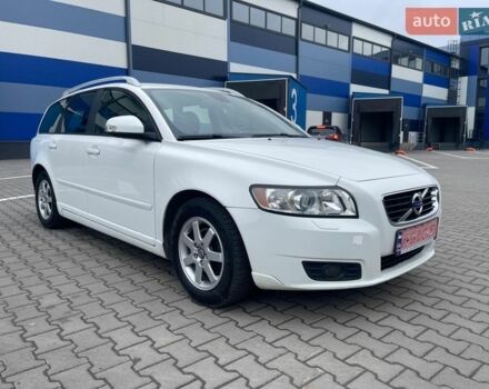 Білий Вольво V50, об'ємом двигуна 1.6 л та пробігом 191 тис. км за 7650 $, фото 1 на Automoto.ua