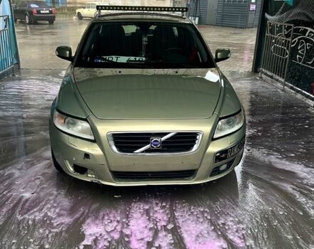 Бежевый Вольво В50, объемом двигателя 1.6 л и пробегом 0 тыс. км за 2400 $, фото 1 на Automoto.ua