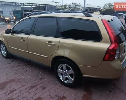 Бежевый Вольво В50, объемом двигателя 1.56 л и пробегом 225 тыс. км за 6250 $, фото 5 на Automoto.ua