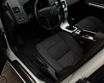 Бежевый Вольво В50, объемом двигателя 1.6 л и пробегом 240 тыс. км за 8499 $, фото 8 на Automoto.ua