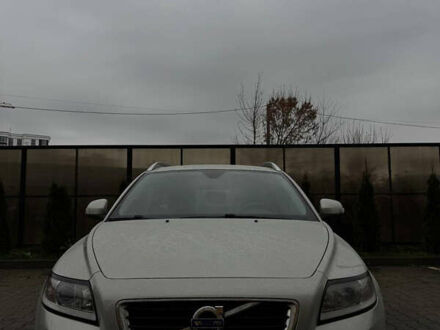 Бежевый Вольво В50, объемом двигателя 1.6 л и пробегом 240 тыс. км за 8499 $, фото 1 на Automoto.ua