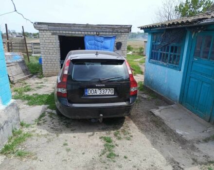 Черный Вольво В50, объемом двигателя 2 л и пробегом 300 тыс. км за 2900 $, фото 4 на Automoto.ua