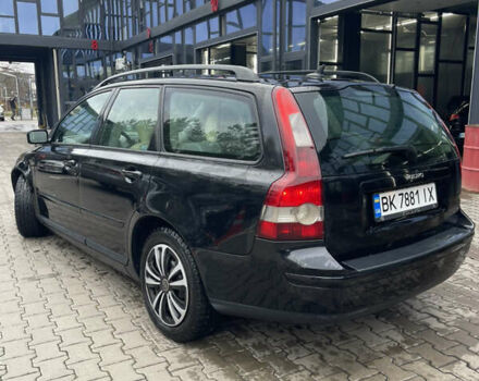 Черный Вольво В50, объемом двигателя 2 л и пробегом 245 тыс. км за 4450 $, фото 2 на Automoto.ua