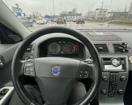 Черный Вольво В50, объемом двигателя 2 л и пробегом 282 тыс. км за 6100 $, фото 8 на Automoto.ua