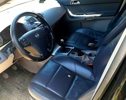 Черный Вольво В50, объемом двигателя 2 л и пробегом 190 тыс. км за 4600 $, фото 3 на Automoto.ua