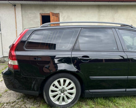 Черный Вольво В50, объемом двигателя 1.6 л и пробегом 339 тыс. км за 5800 $, фото 4 на Automoto.ua