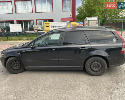 Черный Вольво В50, объемом двигателя 1.6 л и пробегом 394 тыс. км за 5500 $, фото 4 на Automoto.ua