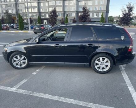 Черный Вольво В50, объемом двигателя 1.6 л и пробегом 395 тыс. км за 4700 $, фото 4 на Automoto.ua