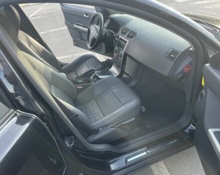 Черный Вольво В50, объемом двигателя 1.6 л и пробегом 395 тыс. км за 4700 $, фото 14 на Automoto.ua