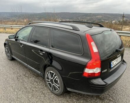 Черный Вольво В50, объемом двигателя 1.8 л и пробегом 275 тыс. км за 4999 $, фото 2 на Automoto.ua