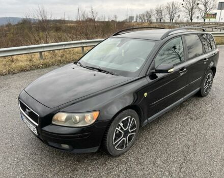 Черный Вольво В50, объемом двигателя 1.8 л и пробегом 275 тыс. км за 4999 $, фото 1 на Automoto.ua