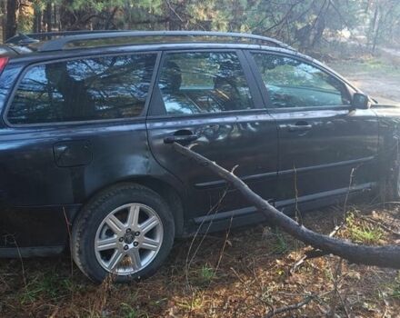 Черный Вольво В50, объемом двигателя 2 л и пробегом 360 тыс. км за 2500 $, фото 1 на Automoto.ua