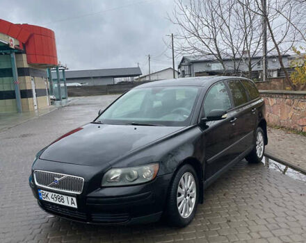 Черный Вольво В50, объемом двигателя 2 л и пробегом 300 тыс. км за 4000 $, фото 1 на Automoto.ua