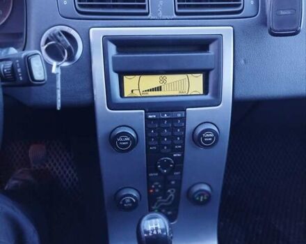 Черный Вольво В50, объемом двигателя 1.8 л и пробегом 273 тыс. км за 4500 $, фото 2 на Automoto.ua