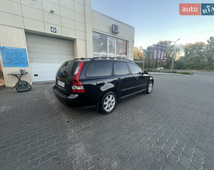 Черный Вольво В50, объемом двигателя 1.56 л и пробегом 314 тыс. км за 5600 $, фото 6 на Automoto.ua