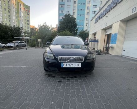Черный Вольво В50, объемом двигателя 1.6 л и пробегом 314 тыс. км за 5600 $, фото 1 на Automoto.ua