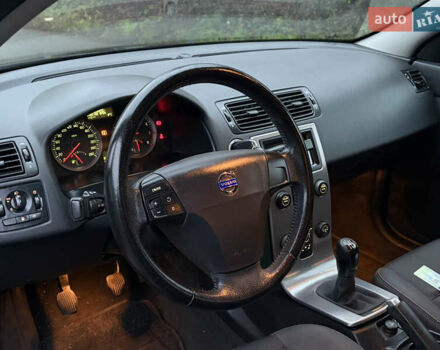 Чорний Вольво V50, об'ємом двигуна 1.8 л та пробігом 243 тис. км за 5490 $, фото 2 на Automoto.ua