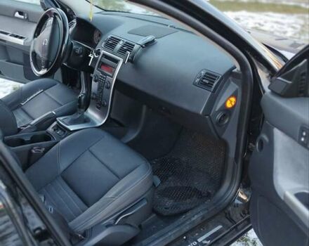 Черный Вольво В50, объемом двигателя 1.8 л и пробегом 273 тыс. км за 4500 $, фото 4 на Automoto.ua