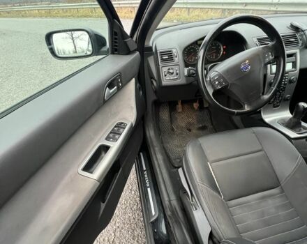 Черный Вольво В50, объемом двигателя 1.8 л и пробегом 275 тыс. км за 4999 $, фото 7 на Automoto.ua