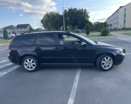 Черный Вольво В50, объемом двигателя 1.6 л и пробегом 395 тыс. км за 4700 $, фото 2 на Automoto.ua